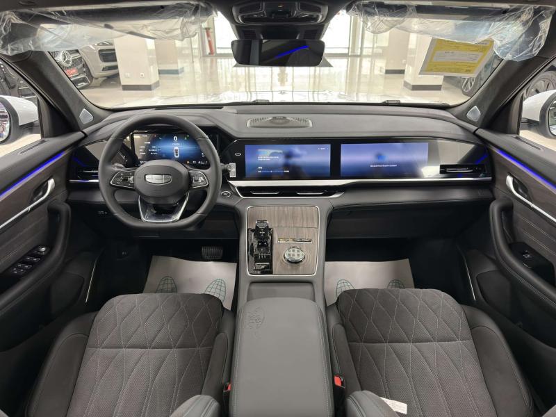 Geely Monjaro  Бензин 2 л. 238 л.с. автомат полный