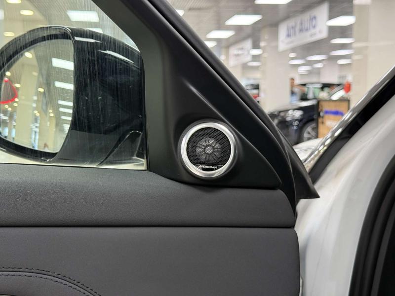 Land Rover Range Rover Evoque II Рестайлинг Бензин 2 л. 249 л.с. автомат полный