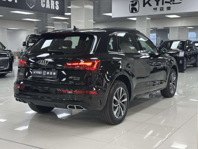 Audi Q5 II (FY) Рестайлинг Бензин 2 л. 190 л.с. робот полный