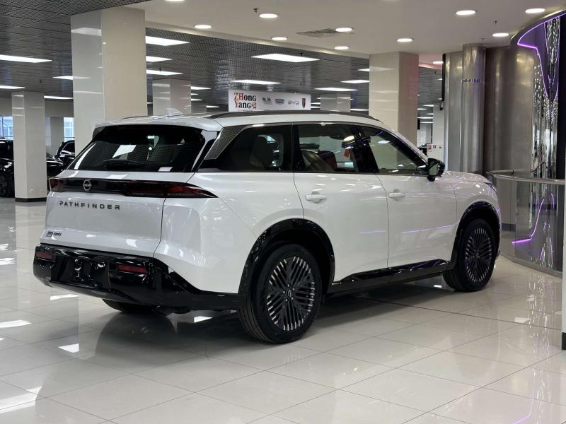 Nissan Pathfinder V (China Market) Бензин 2 л. 252 л.с. автомат полный