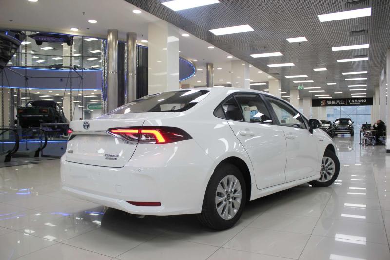 Toyota Corolla XII (E210) Гибрид 1.8 л. 98 л.с. вариатор передний