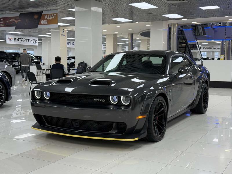 Dodge Challenger III Рестайлинг 2 Бензин 6.2 л. 717 л.с. автомат задний
