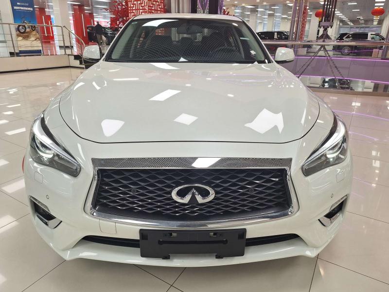 Infiniti Q50 I Рестайлинг Бензин 2 л. 211 л.с. автомат задний