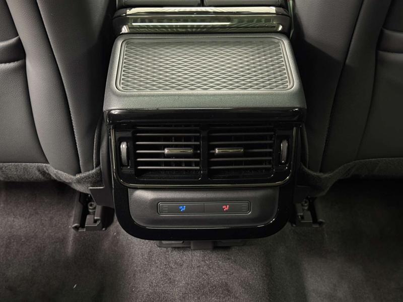 Land Rover Range Rover Evoque II Рестайлинг Дизель 2 л. 204 л.с. автомат полный