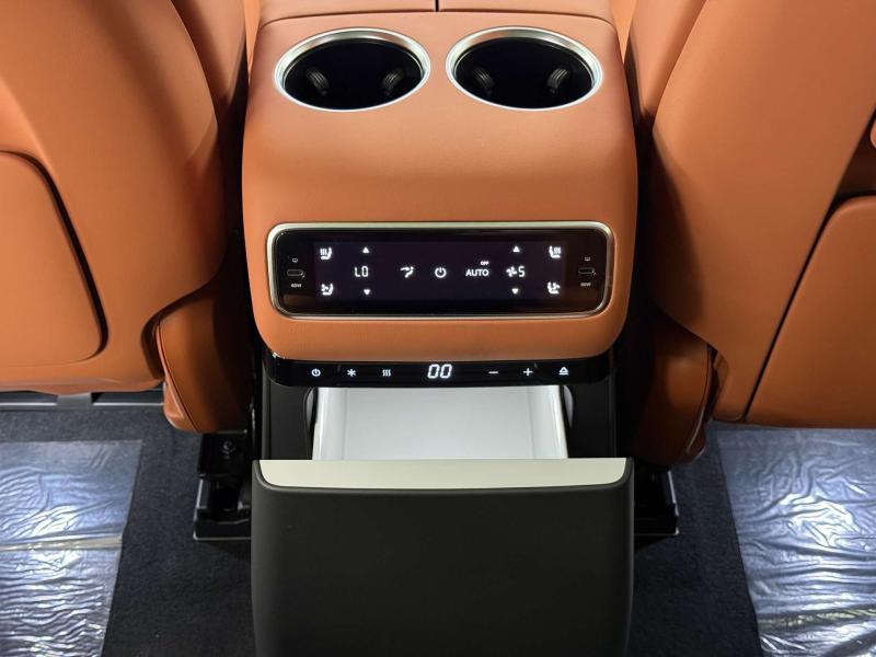 LiXiang L9 I Рестайлинг Гибрид 1.5 л. 449 л.с. автомат полный