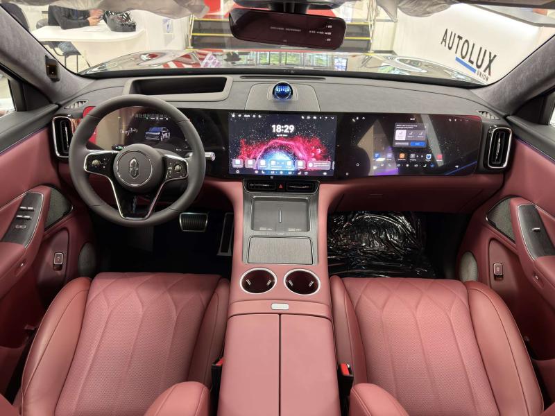 Aito M8 1 поколение 1.5h AT 533 л.с. (392 кВт) 