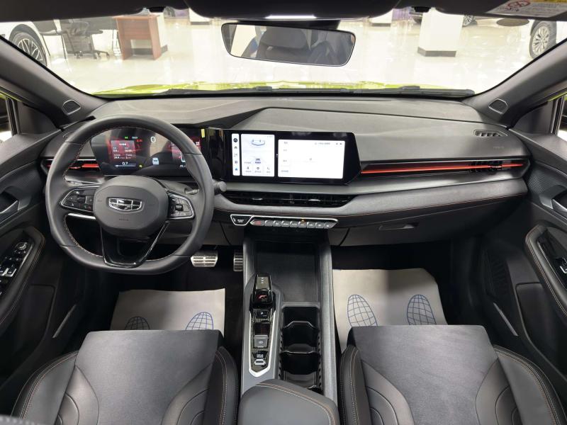 Geely Binyue I Рестайлинг Бензин 1.5 л. 177 л.с. робот передний