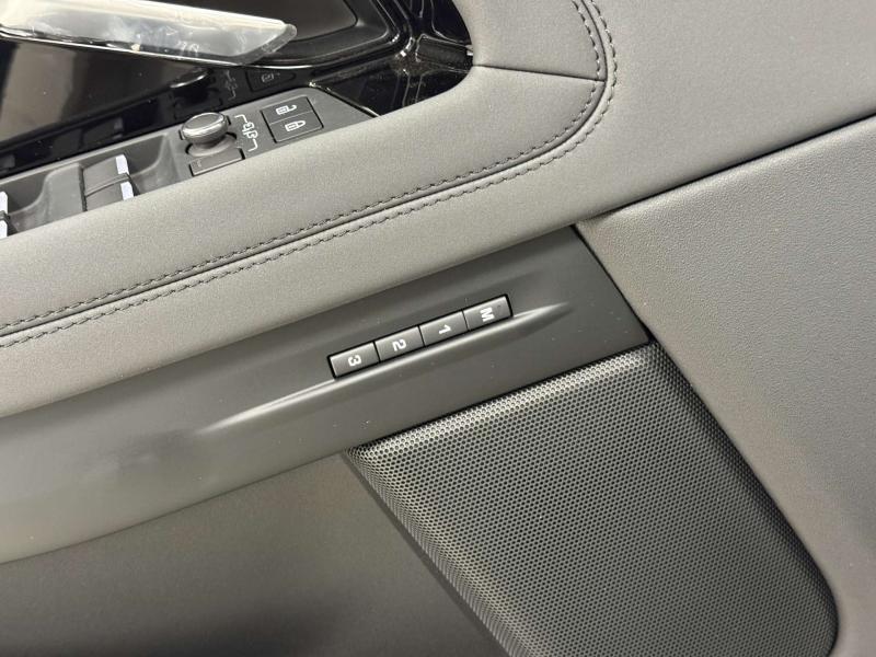 Land Rover Range Rover Evoque II Рестайлинг Дизель 2 л. 204 л.с. автомат полный