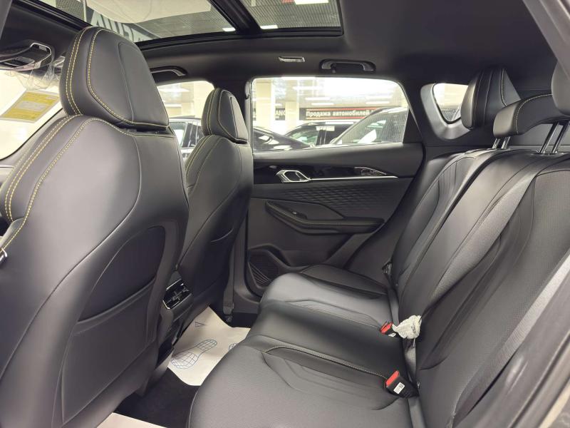 Geely Coolray I Рестайлинг Бензин 1.5 л. 172 л.с. робот передний
