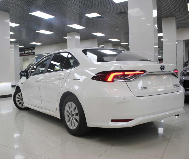 Toyota Corolla XII (E210) Гибрид 1.8 л. 98 л.с. вариатор передний