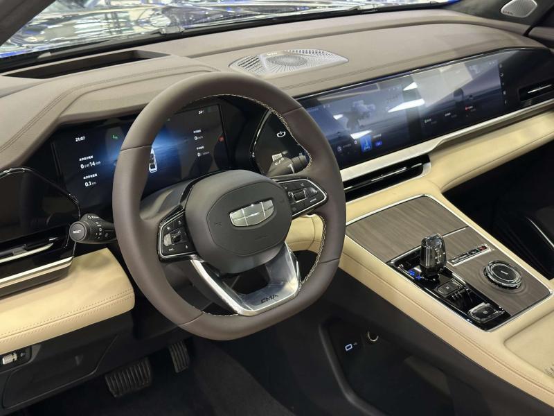 Geely Monjaro 1 поколение [2 рестайлинг] 2.0 AT (272 л.с.)