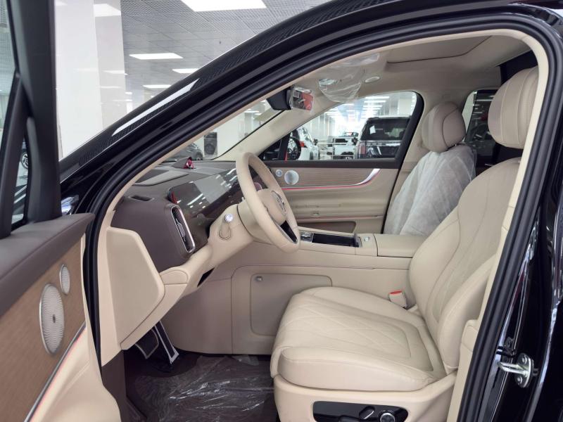 Aito M9  Гибрид 1.5 л. 496 л.с. автомат полный