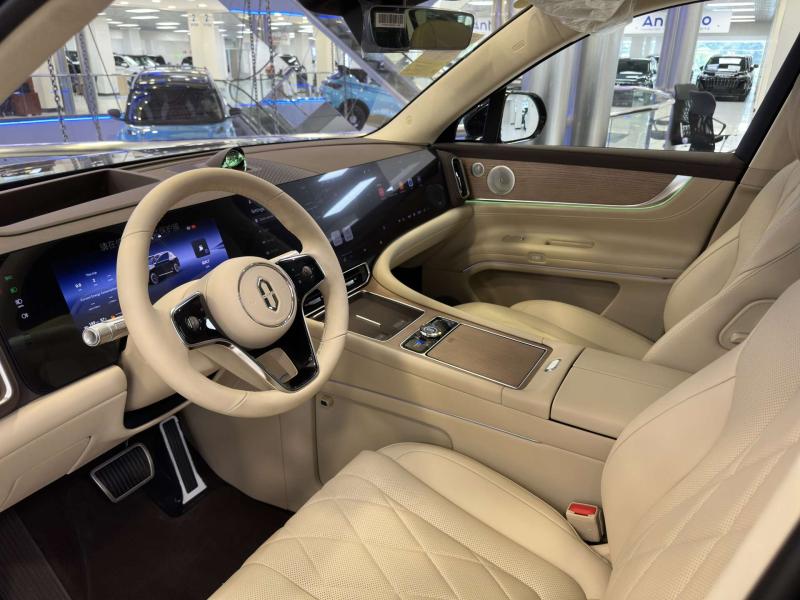 Aito M9  Гибрид 1.5 л. 496 л.с. автомат полный