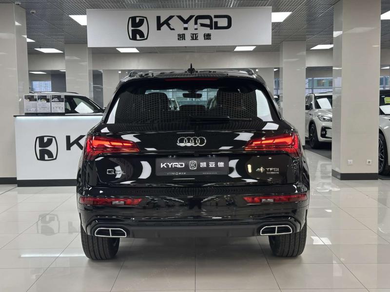 Audi Q5 II (FY) Рестайлинг Бензин 2 л. 190 л.с. робот полный