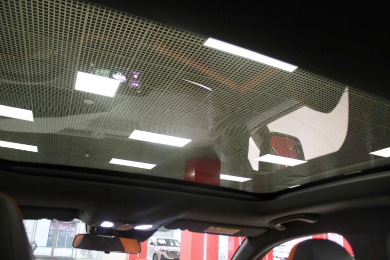 Changan UNI-V  Бензин 1.5 л. 181 л.с. робот передний