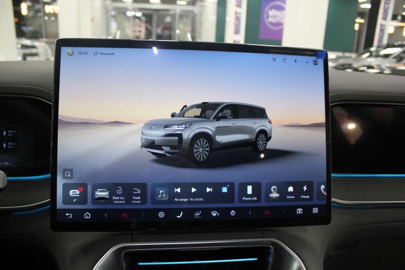 Denza N9 1 поколение 2.0 л. 925 л.с. (680 кВт) 