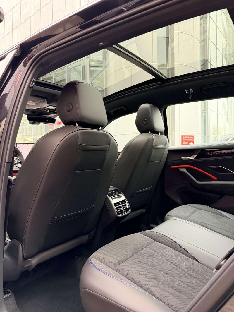 Volkswagen Tiguan III (China Market) Бензин 2 л. 220 л.с. робот полный