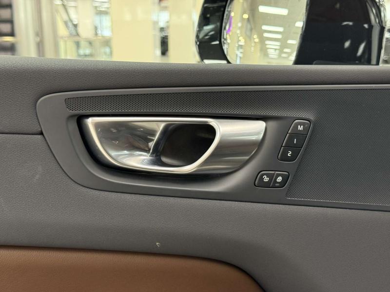 Volvo XC60 II Рестайлинг Бензин 2 л. 249 л.с. автомат полный