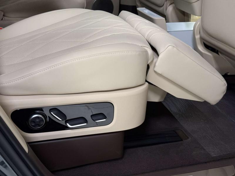 Aito M9  Гибрид 1.5 л. 496 л.с. автомат полный