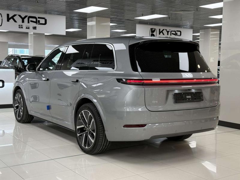 LiXiang L9 I Рестайлинг Гибрид 1.5 л. 449 л.с. автомат полный