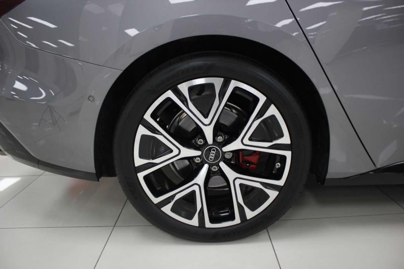 Audi A5 III (B10) Бензин 2 л. 204 л.с. робот полный