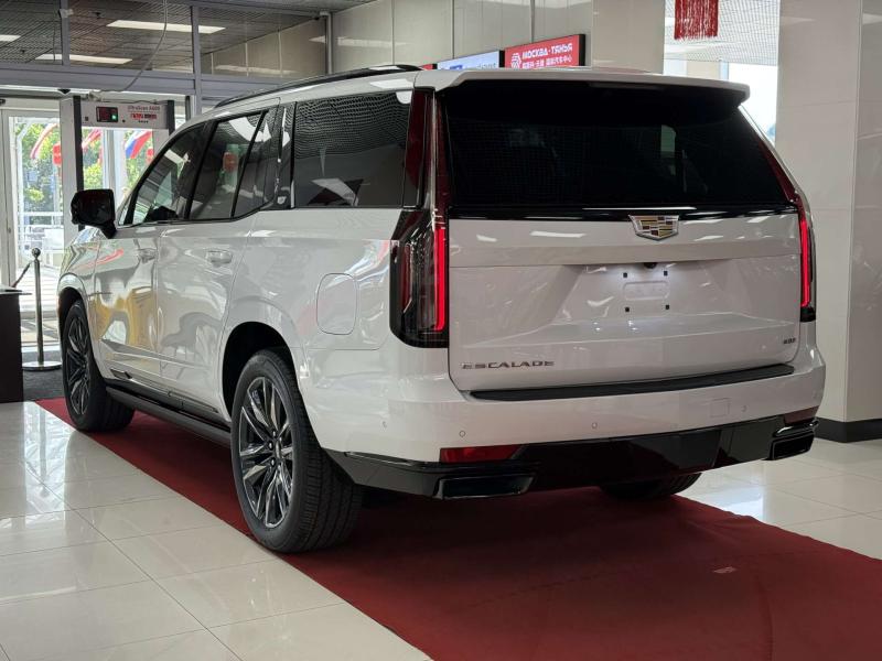 Cadillac Escalade V Бензин 6.2 л. 420 л.с. автомат полный