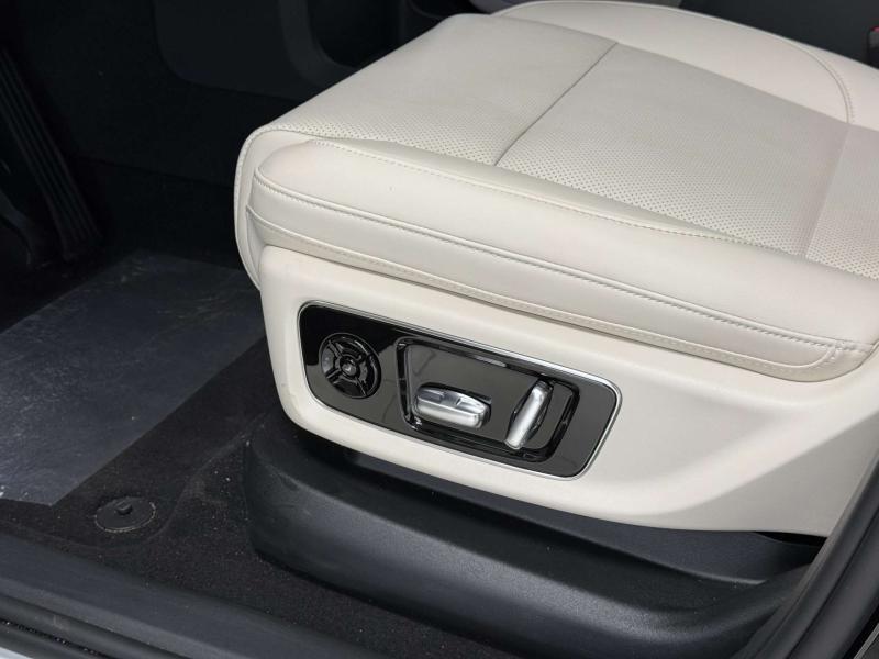 LiXiang L9 I Рестайлинг Гибрид 1.5 л. 449 л.с. автомат полный