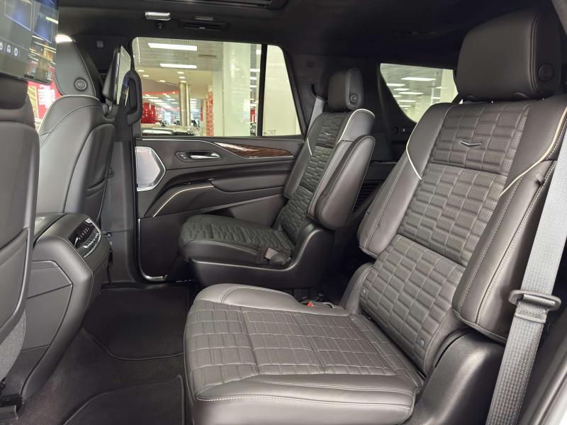 Cadillac Escalade V Бензин 6.2 л. 420 л.с. автомат полный