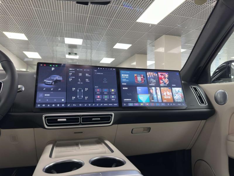 LiXiang L7 I Рестайлинг Гибрид 1.5 л. 449 л.с. автомат полный
