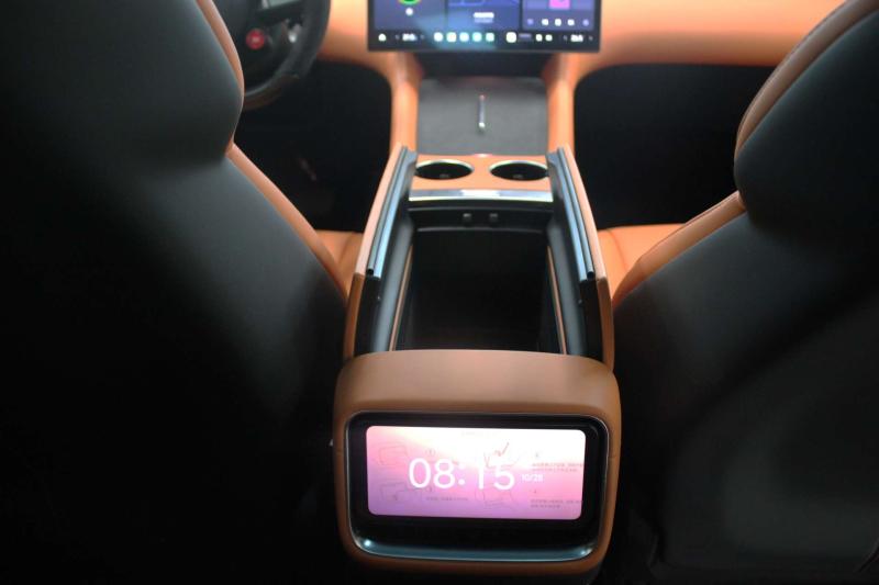 Xiaomi YU7 1 поколение AT 4WD (690 л.с.)