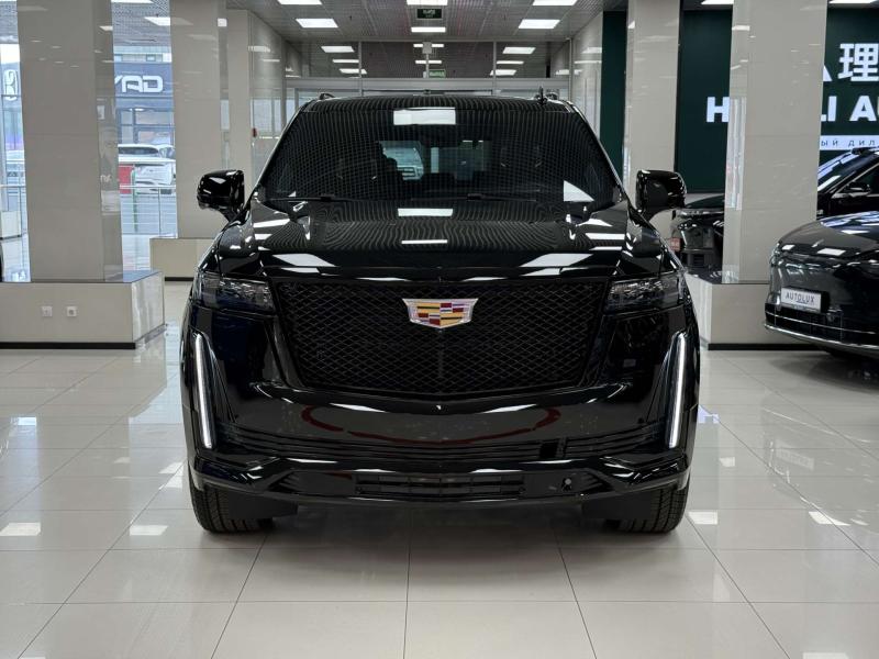 Cadillac Escalade V Рестайлинг Бензин 6.2 л. 420 л.с. автомат полный