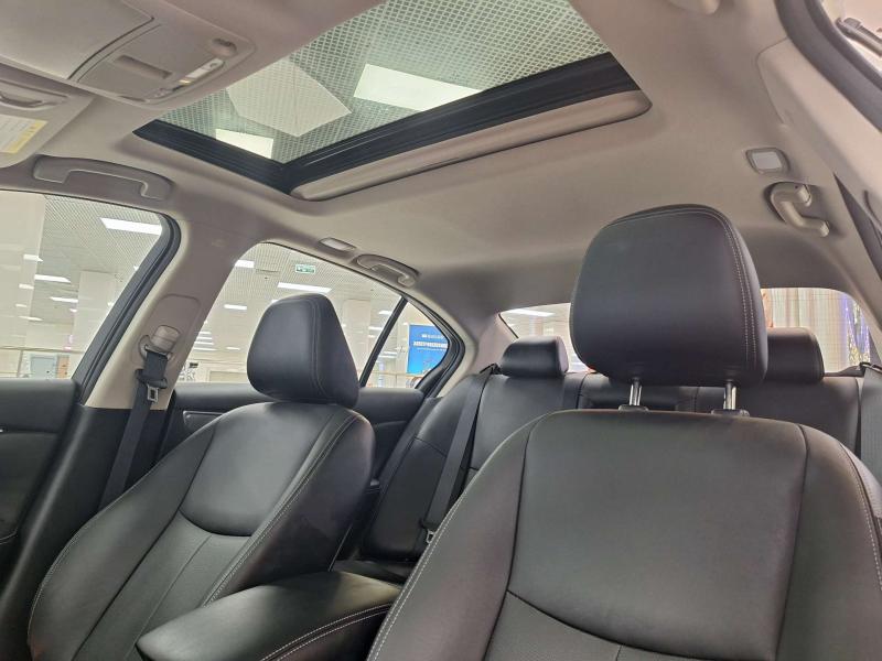 Infiniti Q50 I Рестайлинг Бензин 2 л. 211 л.с. автомат задний