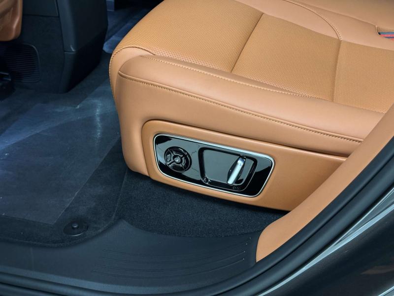 LiXiang L7 I Рестайлинг Гибрид 1.5 л. 449 л.с. автомат полный