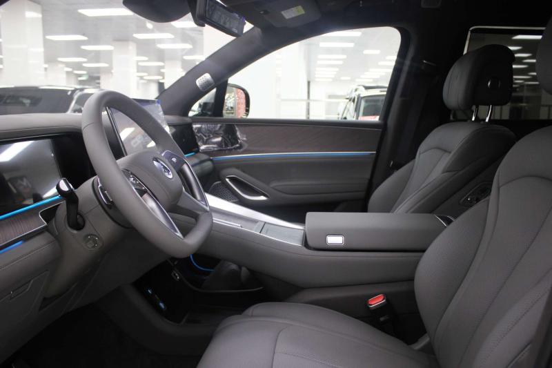 Denza N9 1 поколение 2.0 л. 925 л.с. (680 кВт) 