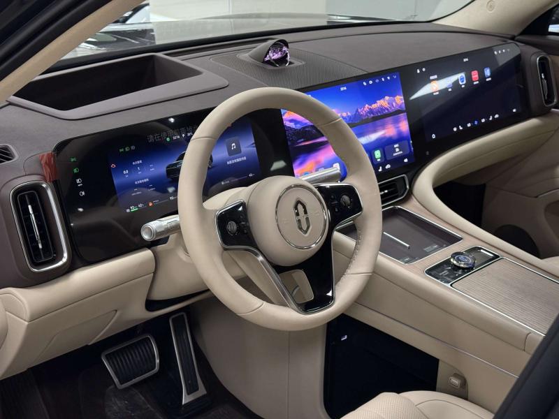 Aito M9  Гибрид 1.5 л. 496 л.с. автомат полный