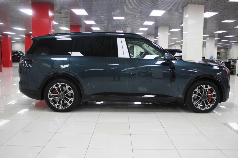 Lynk & Co 900 Поколение 1 2.0h 734 л.с