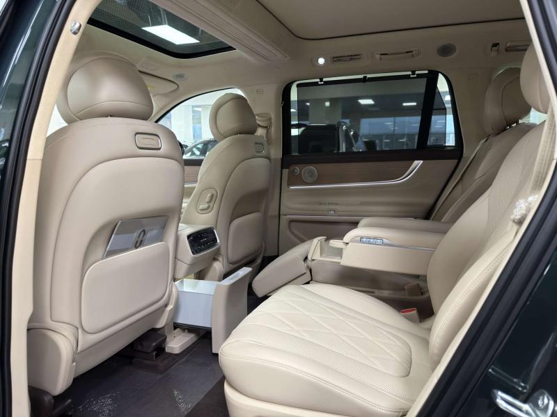 Aito M9  Гибрид 1.5 л. 496 л.с. автомат полный