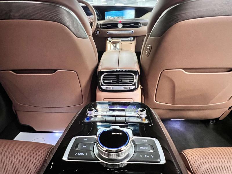 Genesis G90 I Рестайлинг Бензин 3.8 л. 309 л.с. автомат полный