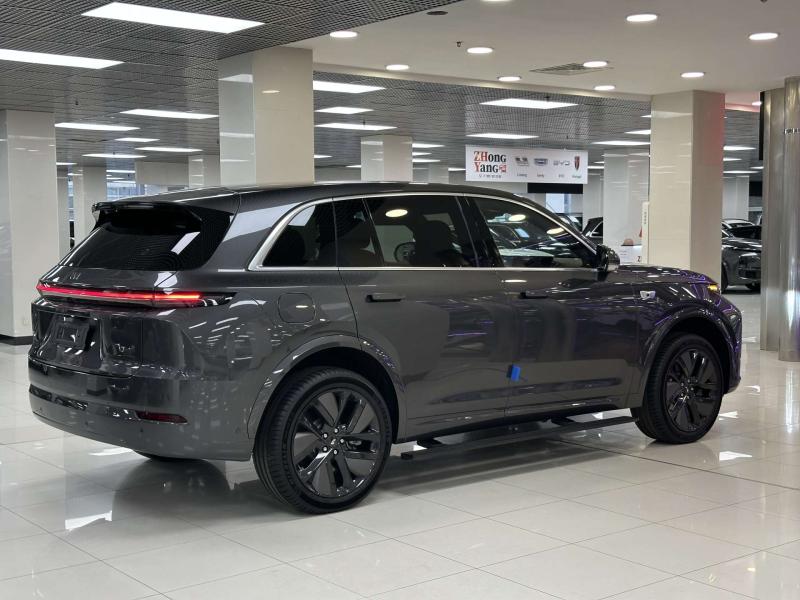 LiXiang L7 I Рестайлинг Гибрид 1.5 л. 449 л.с. автомат полный