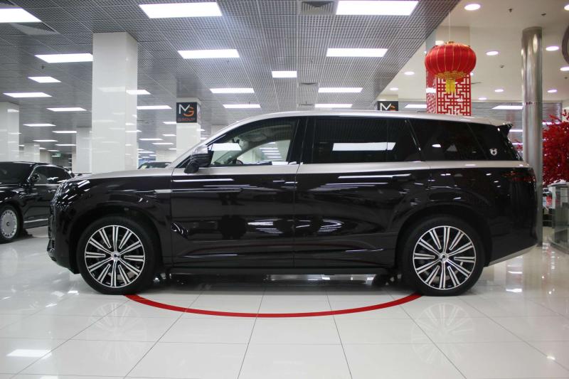 Denza N9 1 поколение 2.0 л. 925 л.с. (680 кВт) 