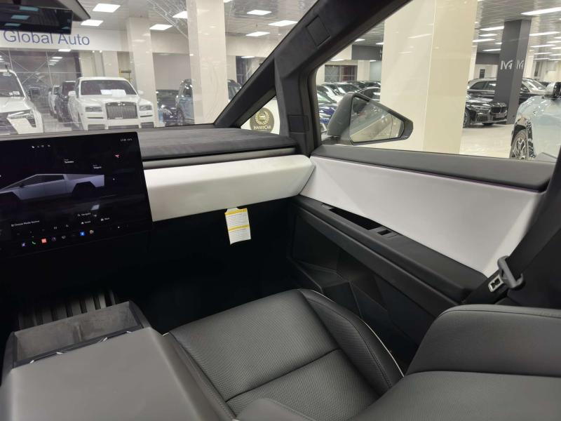 Tesla Cybertruck  Электро  845 л.с. автомат полный
