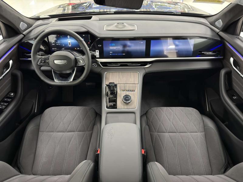 Geely Monjaro 1 поколение [2 рестайлинг] 2.0 AT (272 л.с.)