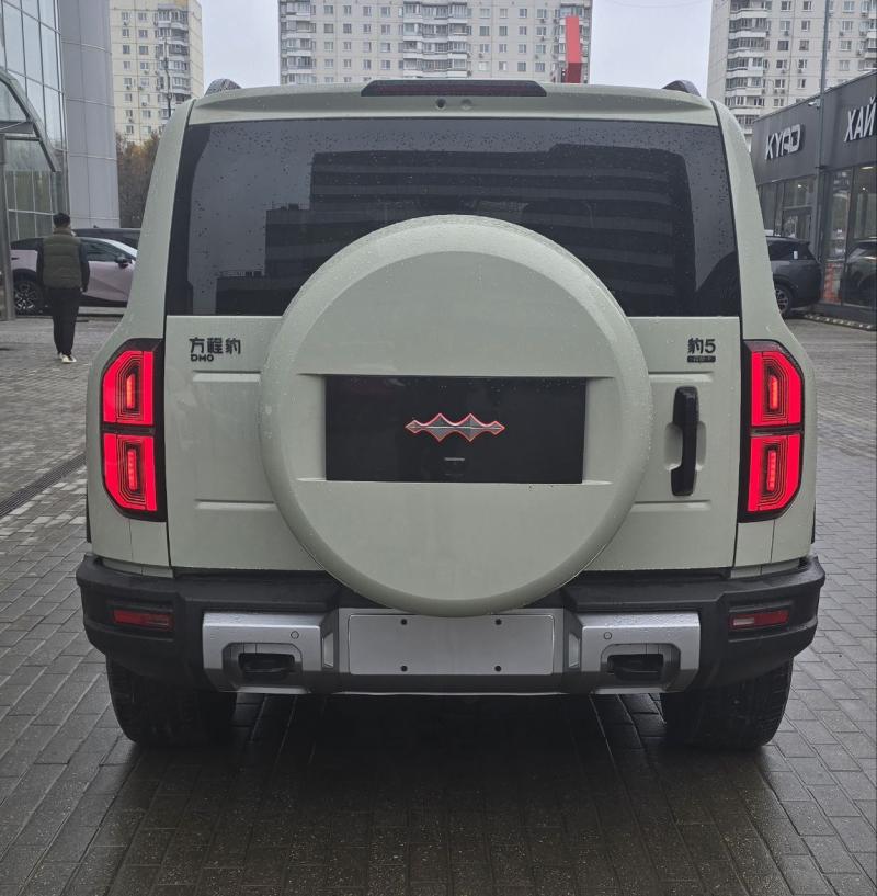 BYD FangChengBao Leopard 5  Гибрид 1.5 л. 687 л.с. вариатор полный