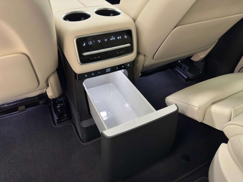 LiXiang L9 I Рестайлинг Гибрид 1.5 л. 449 л.с. автомат полный