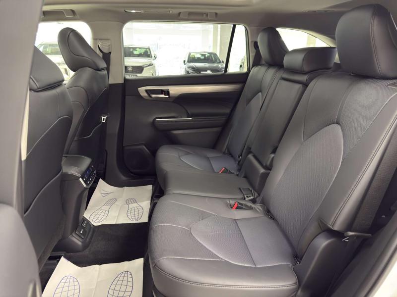 Toyota Highlander III (U50) Рестайлинг Бензин 2 л. 220 л.с. автомат полный