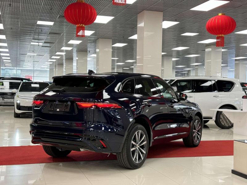 Jaguar F-Pace 1 поколение [рестайлинг] 2.0 л  4WD АКПП (249 л.с.)