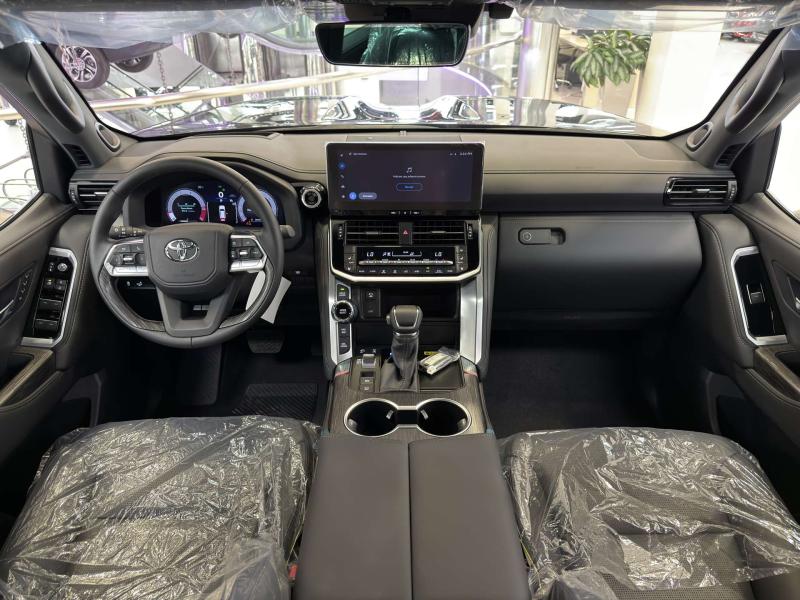 Toyota Land Cruiser 300 Series Бензин 3.4 л. 415 л.с. автомат полный