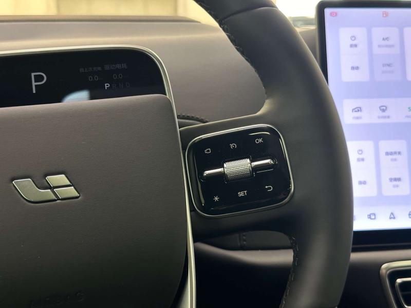 LiXiang L7 I Рестайлинг Гибрид 1.5 л. 449 л.с. автомат полный