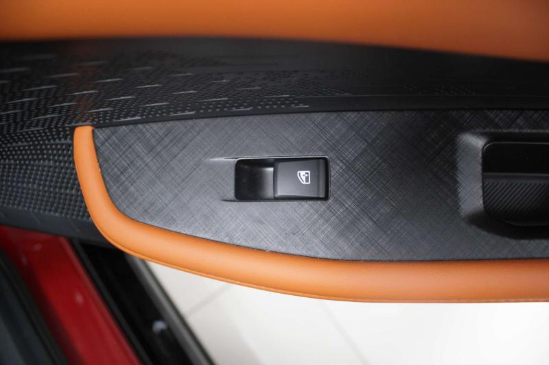 Changan UNI-V  Бензин 1.5 л. 181 л.с. робот передний