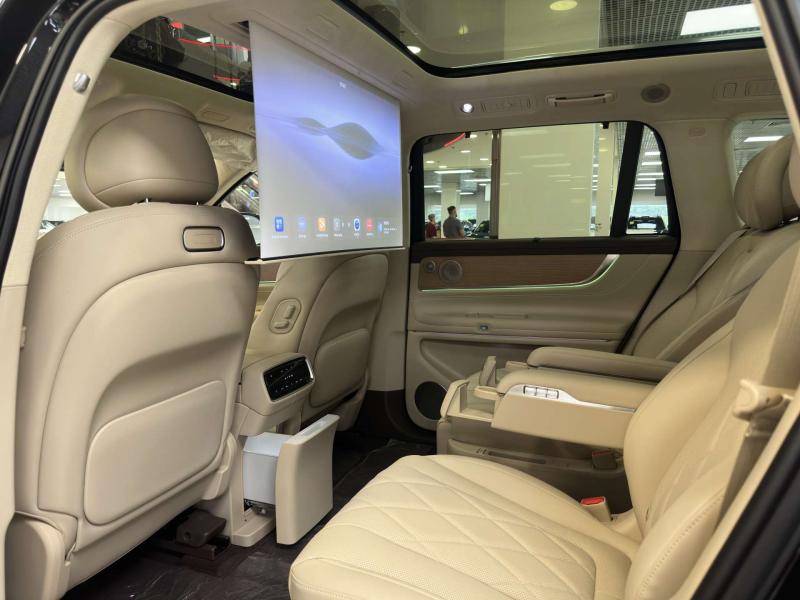 Aito M9  Электро  530 л.с. автомат полный